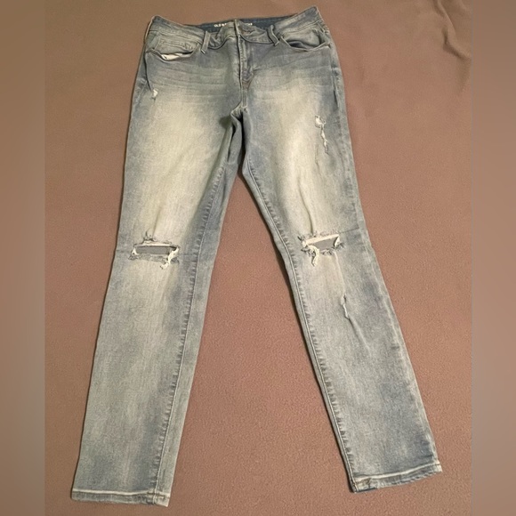 Old Navy Denim - Old Navy Rockstar Distressed Light-washed Mid- Rise Skinny Jeans. Size 12.